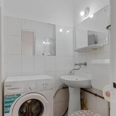 2 Bedroom Downtown Apartmán *