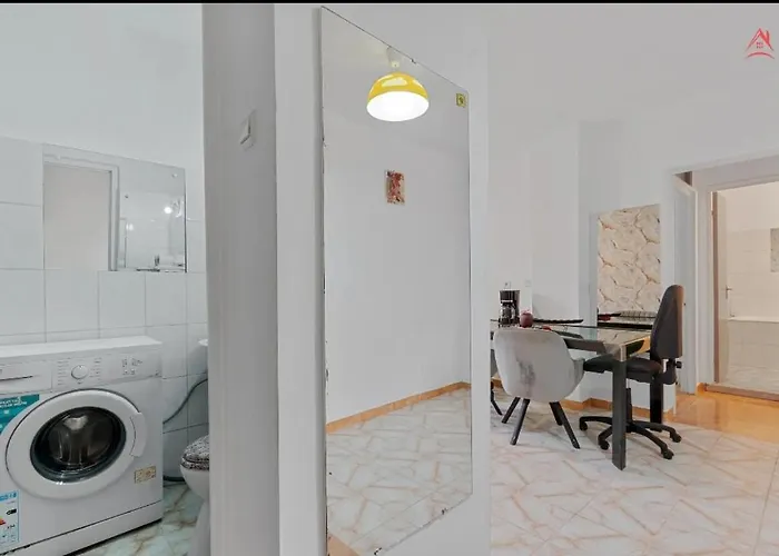 2 Bedroom Downtown