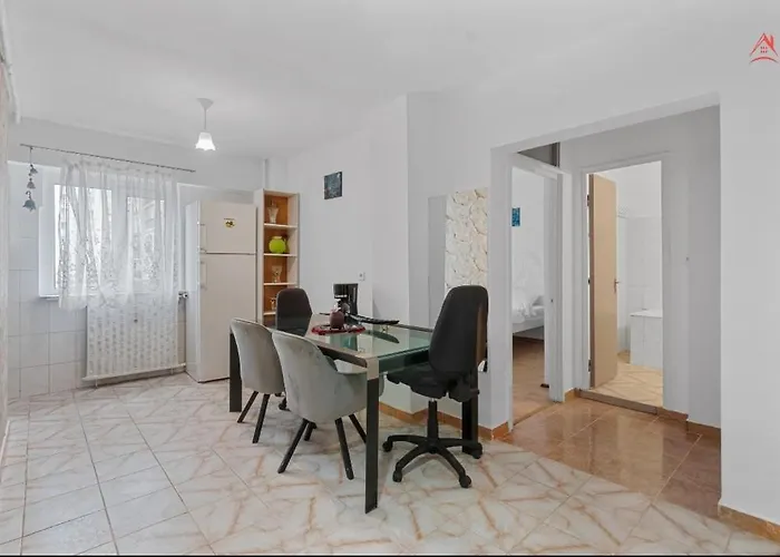 2 Bedroom Downtown