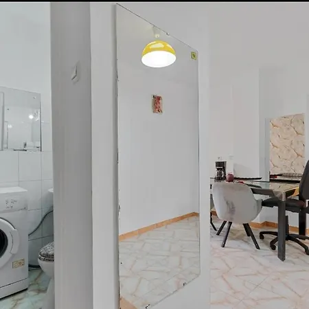 2 Bedroom Downtown