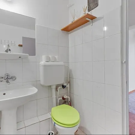 2 Bedroom Downtown *