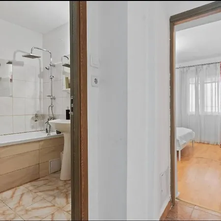 2 Bedroom Downtown
