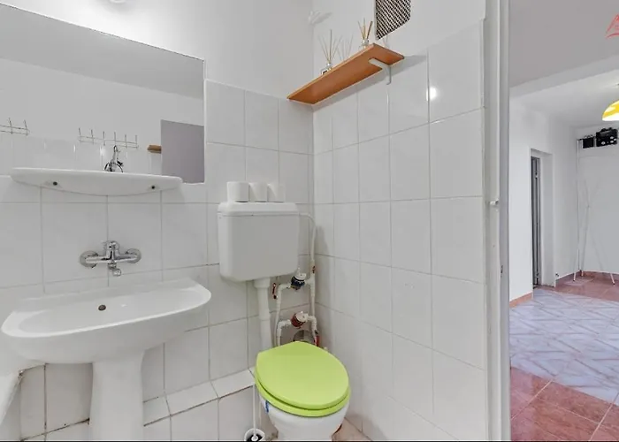 2 Bedroom Downtown *