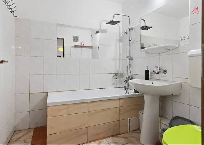 2 Bedroom Downtown 公寓 *